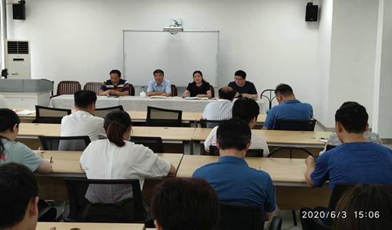 教职工大会.jpg 教职工大会.jpg