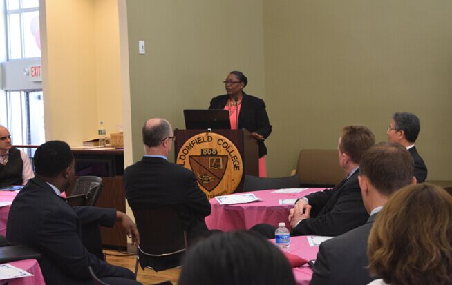 副院长Tresmaine Grimes 女士